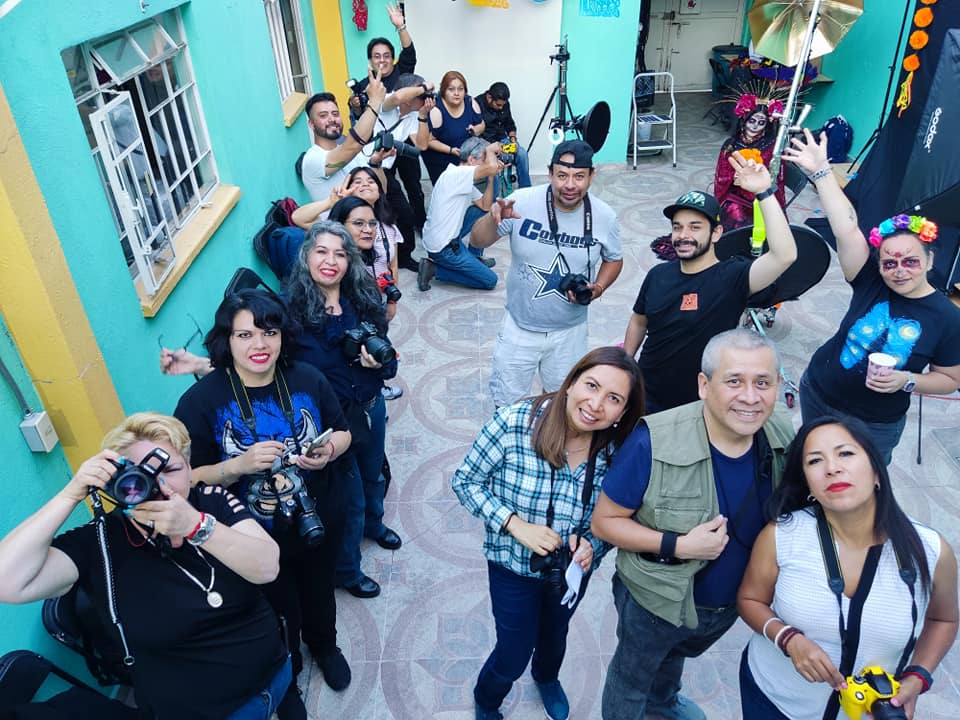 Actualmente, varios de nuestros alumnos egresados se encuentran trabajando en empresas como KAVAK, Aeropuerto Internacional de la Ciudad de México, Compañía de Danza Soy México, Netflix, entre otras empresas.